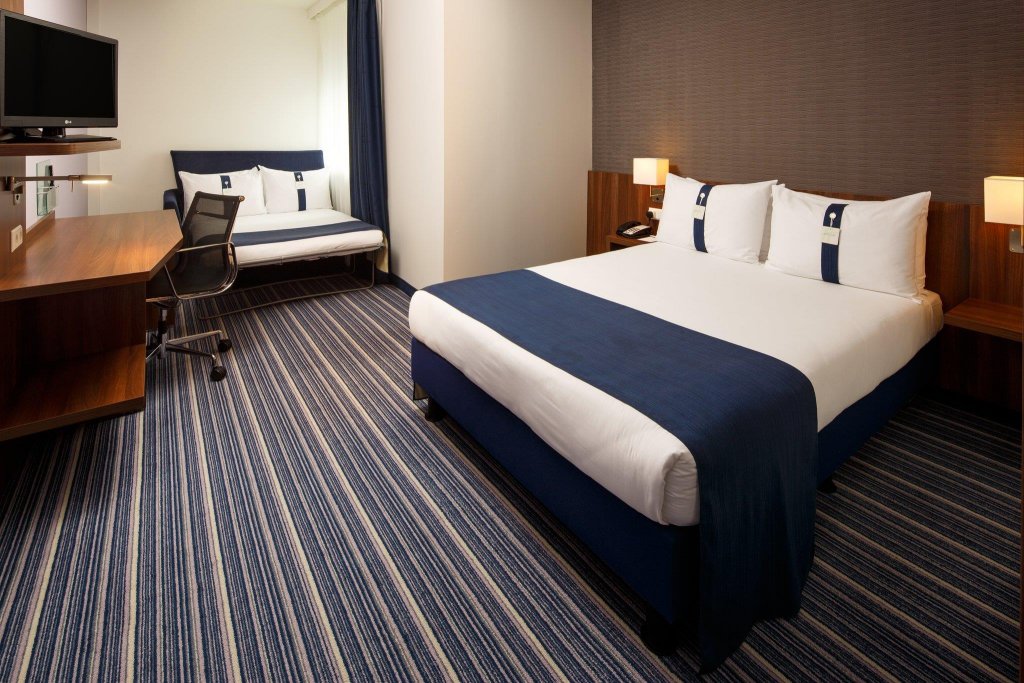 Фото Holiday Inn Express Rotterdam - Central Station