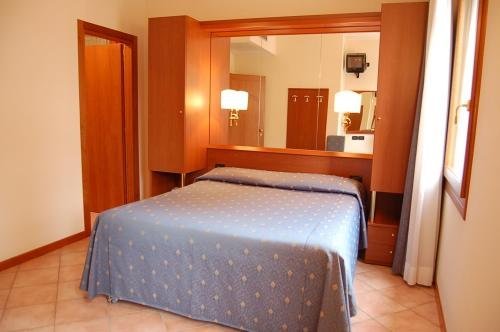 Фото Hotel Criss