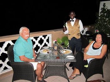 Фото Africa House Hotel