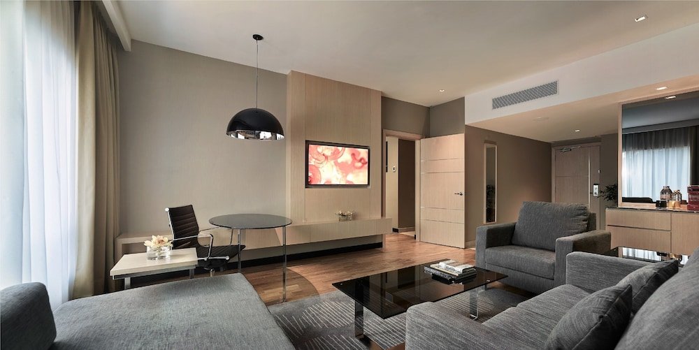 Фото Renaissance Kuala Lumpur Hotel & Convention Centre