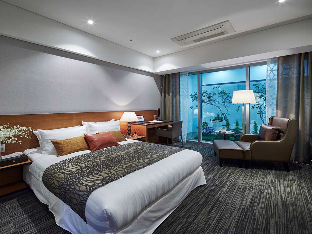 Фото Golden Tulip Incheon Airport Hotel & Suites