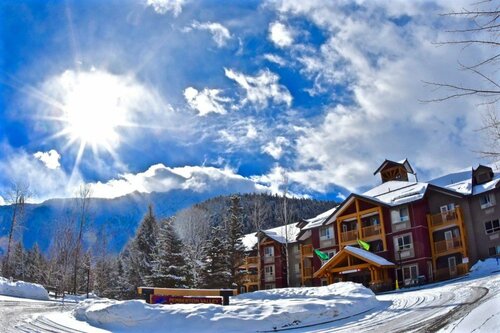 Внешний вид отеля Pemberton Valley Lodge в Пембертоне, фото 5