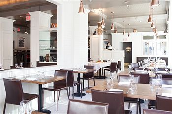 Фото Opus Vancouver