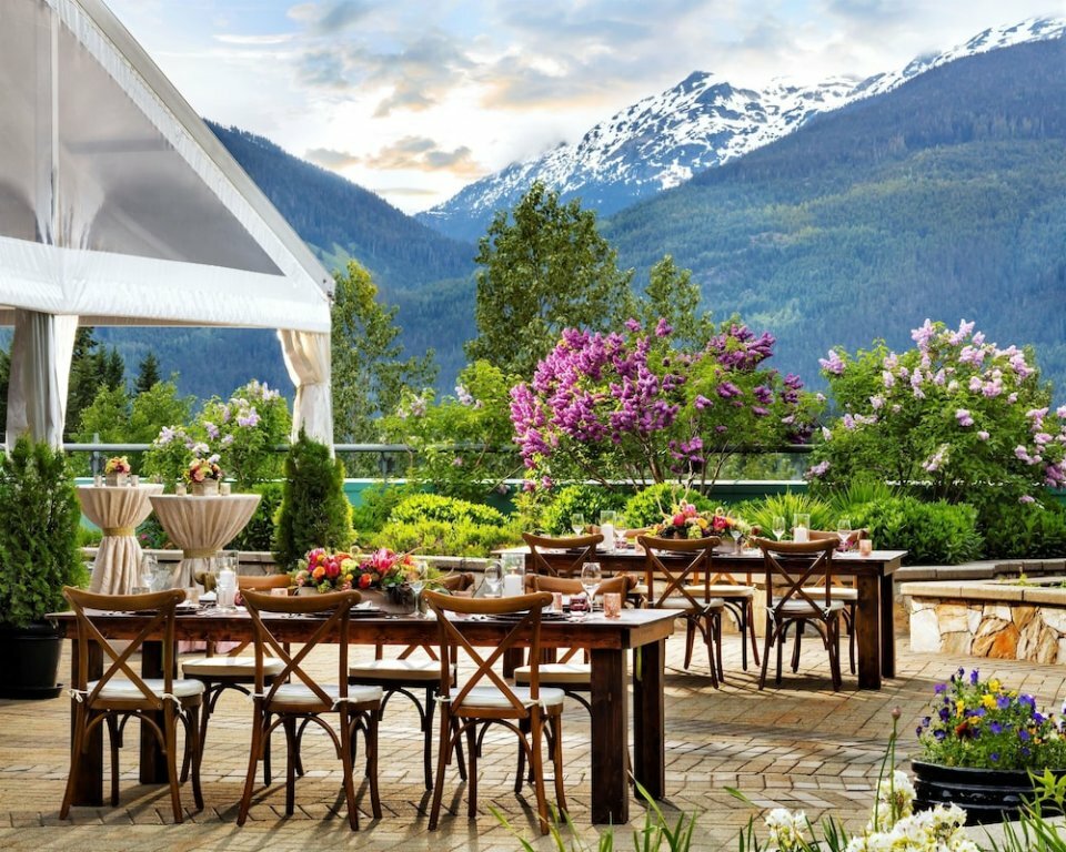 Фото Fairmont Chateau Whistler