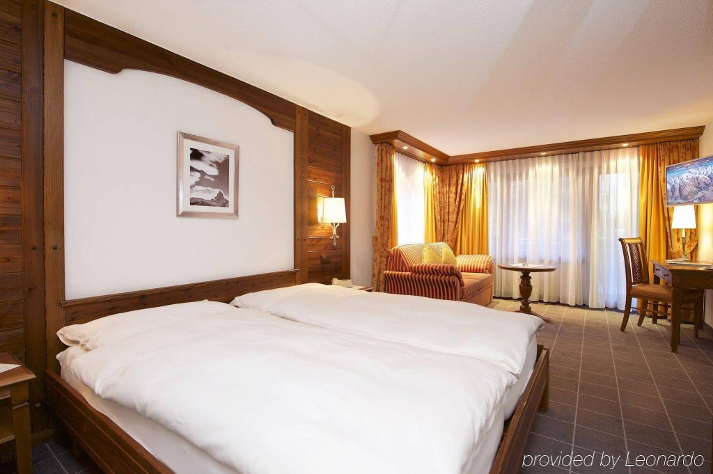 Фото Hotel Mama Zermatt