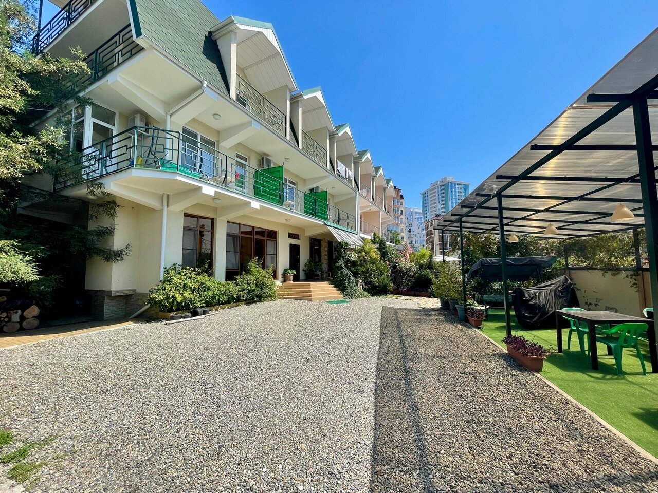 Фото отеля 1