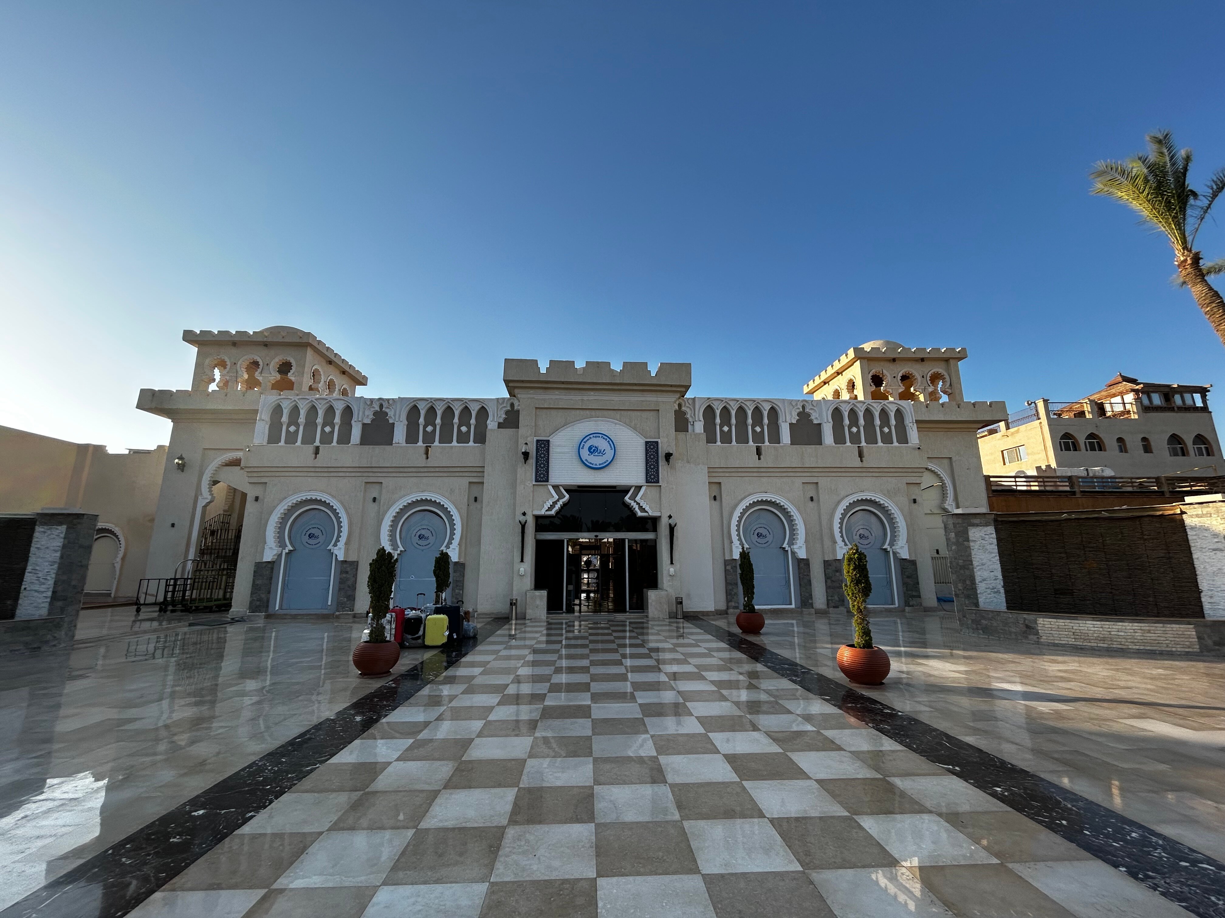 Фото отеля 2