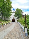 Tserkov Nikolaya Chudotvortsa v Uspenskom Pskovo-Pecherskom monastyre (Mezhdunarodnaya Street, 5), orthodox church