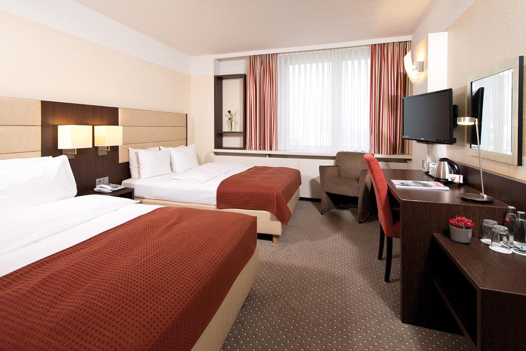 Фото Leonardo Hotel Munich Arabellapark