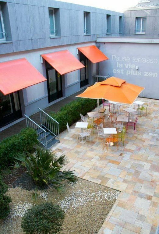 Фото отеля 2