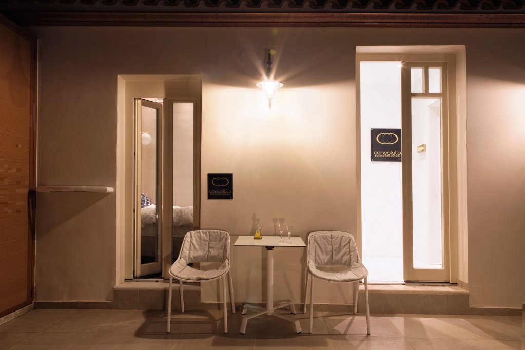 Фото Consolato Boutique