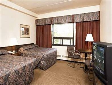 Фото Travelodge Edmonton East