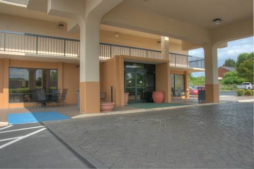 Фото Quality Inn Merchants Drive