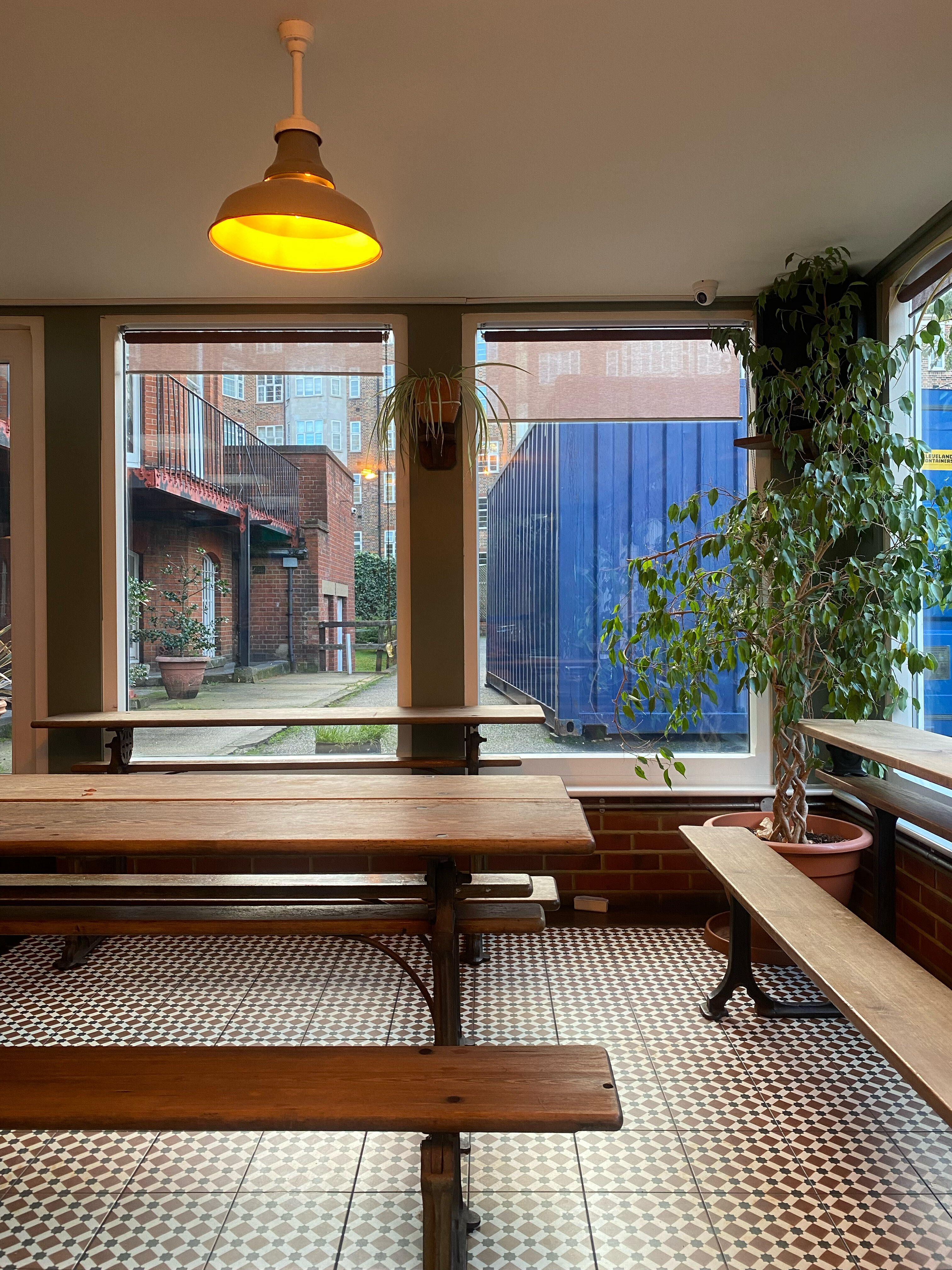 Фото Palmers Lodge Swiss Cottage