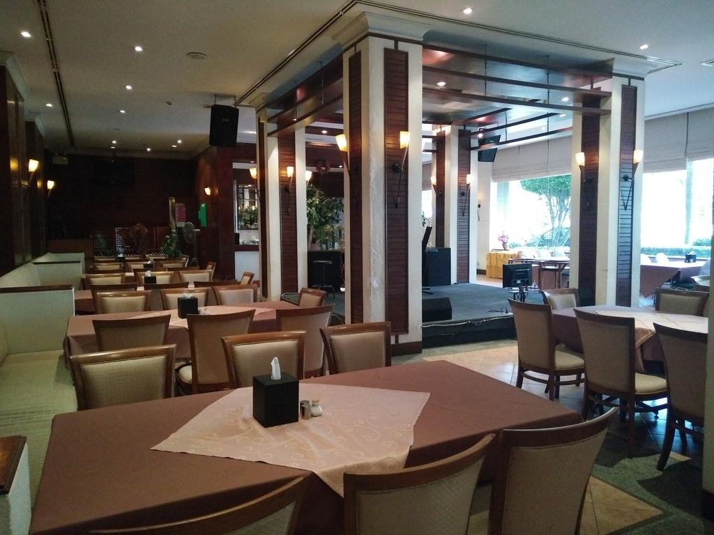 Фото Station One Hotel