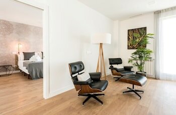 Фото Plaza de España Skyline