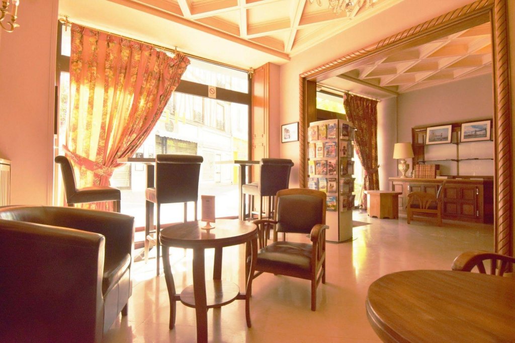 Фото Hôtel Dandy