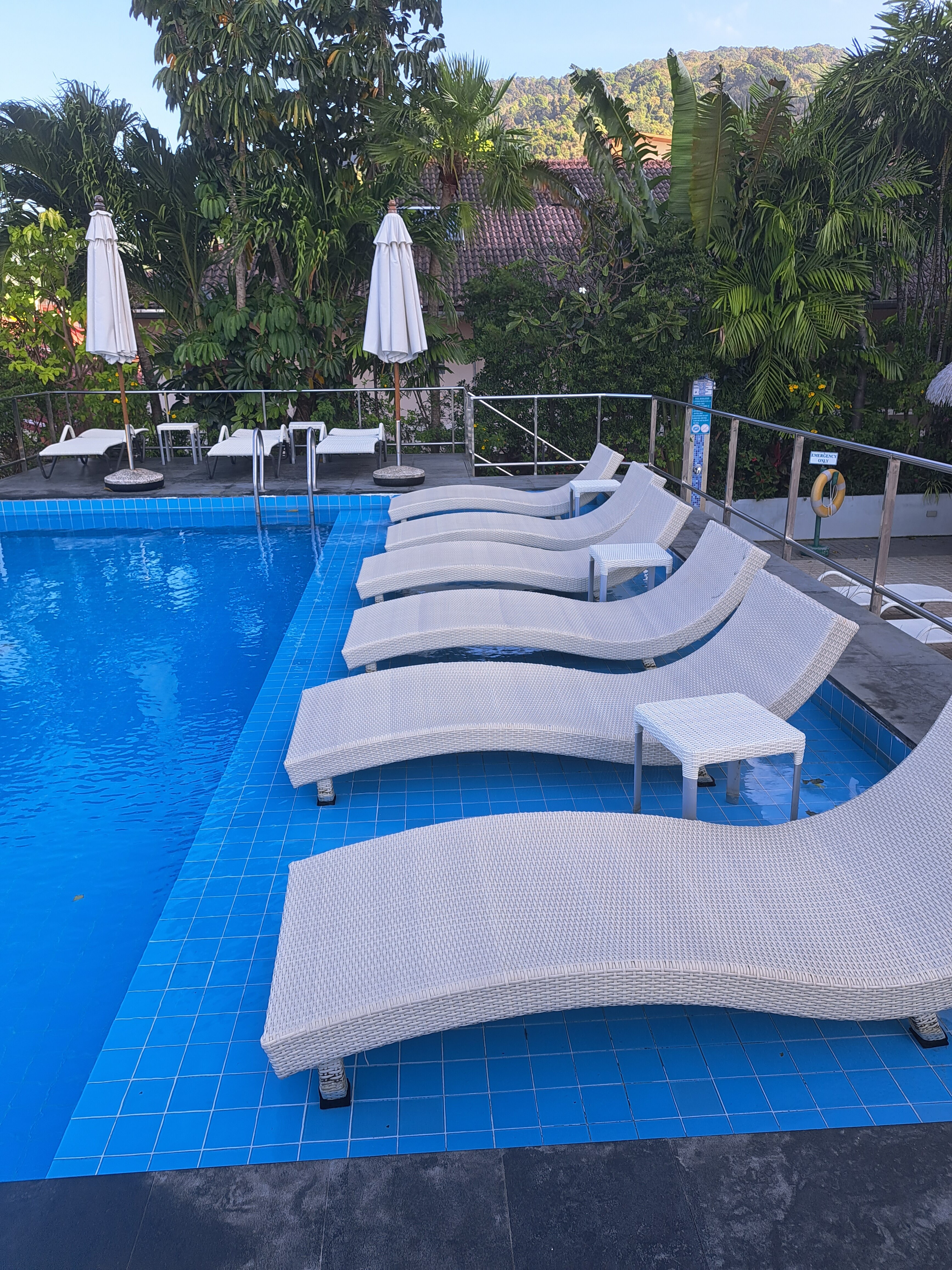 Фото Andaman Beach Suites Hotel