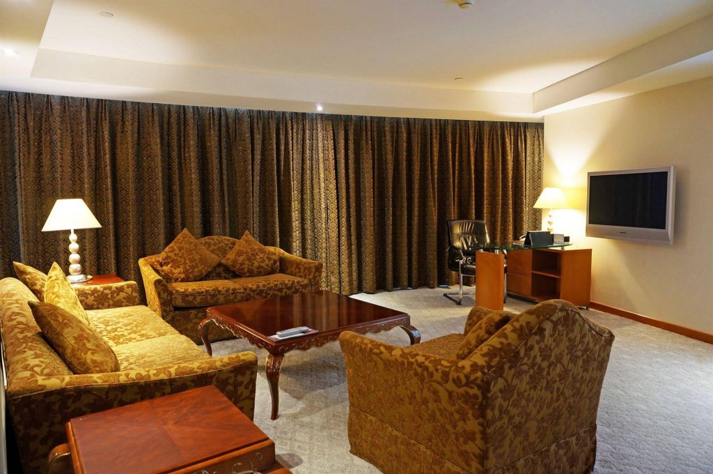 Фото Pullman Shanghai Central - In XinTianDi & Yu Garden Area