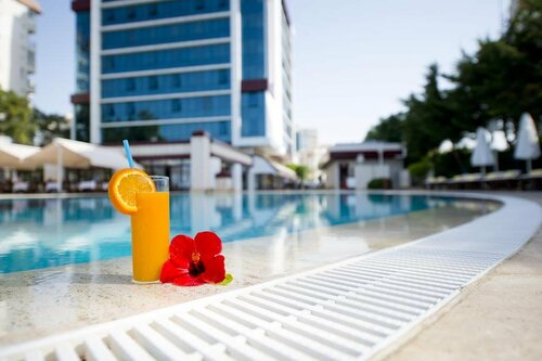 Гостиница Oz Hotels Antalya Resort & SPA в Муратпаше