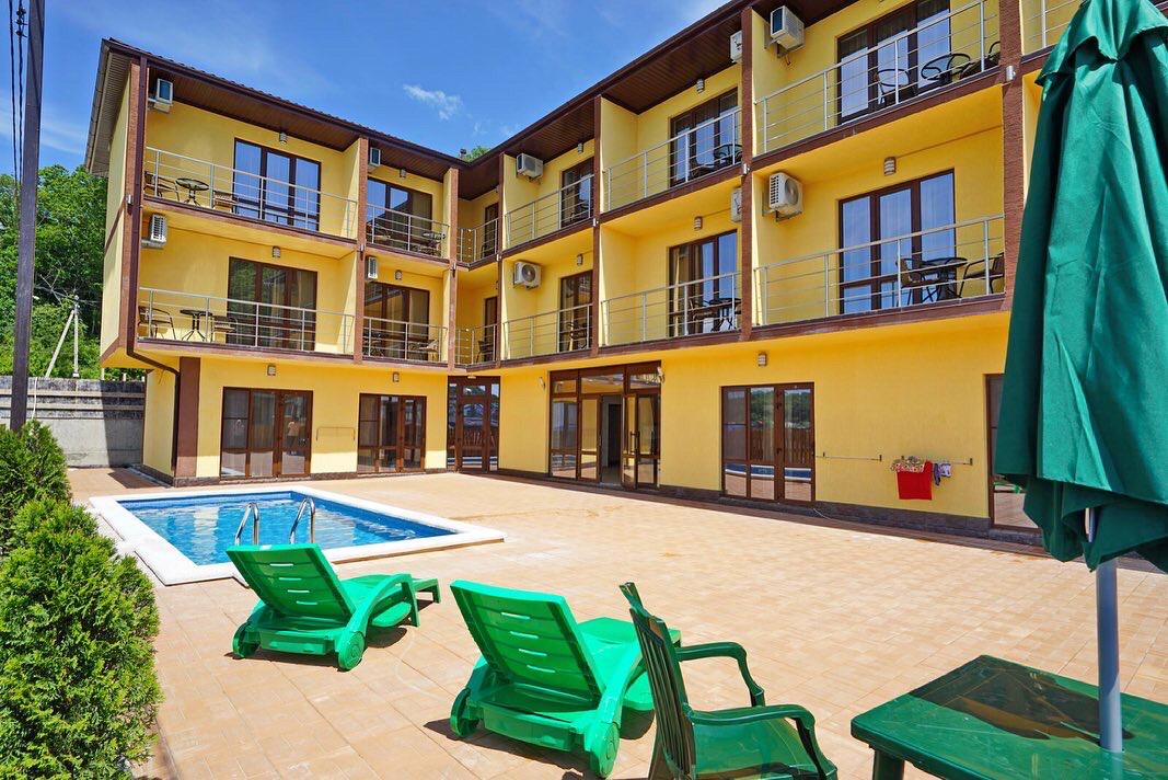 Фото отеля 1