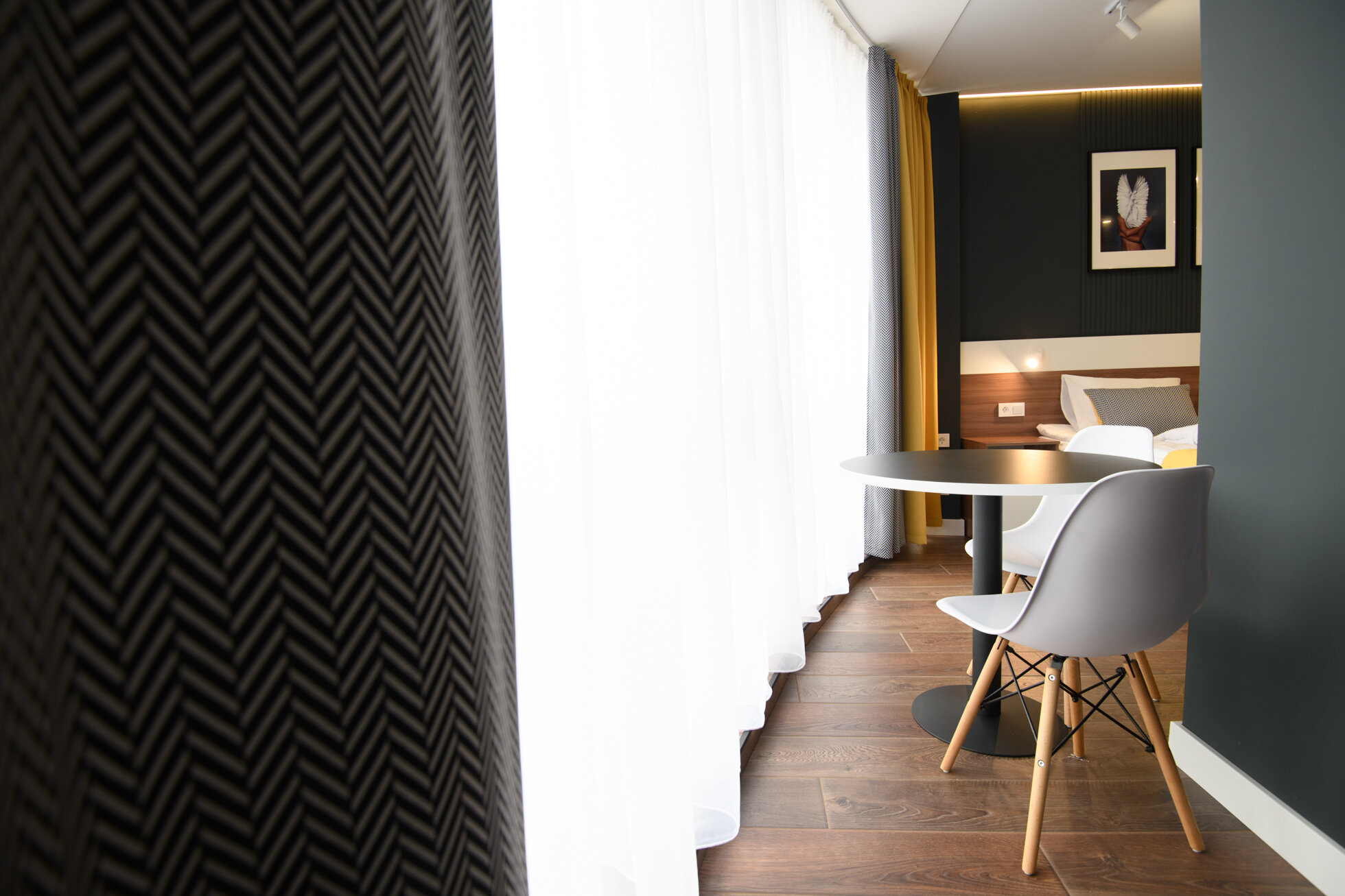 Фото Демократ на Краснопутиловской 111