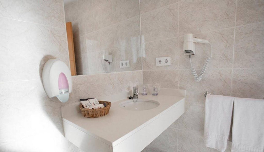 Фото Hotel Amic Colon