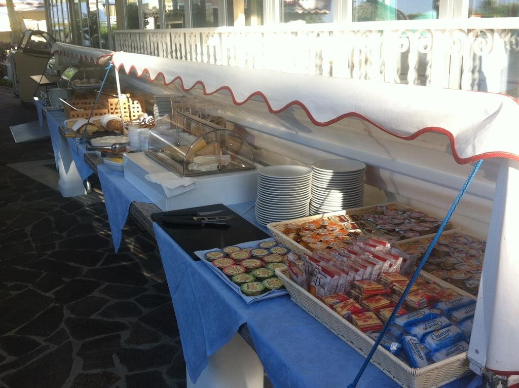 Фото Hotel Majestic