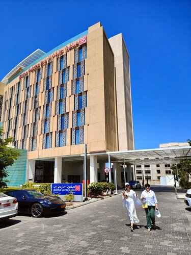 Внешний вид отеля Hilton Garden Inn Muscat Al Khuwair в Вилайяте Бушере, фото 3