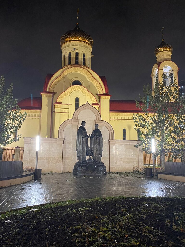 نصب تذكاري للحرب، مقبرة جماعية Monument to Saints Peter and Fevronia of Murom ، قازان، صورة