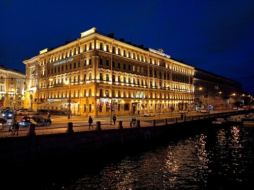 Гостиница Росси в Петергофе