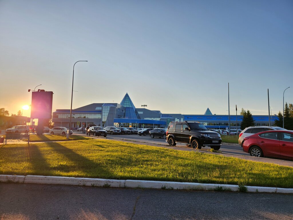 Airport Khanty-Mansiysk Airport, Khanty‑Mansiysk, photo