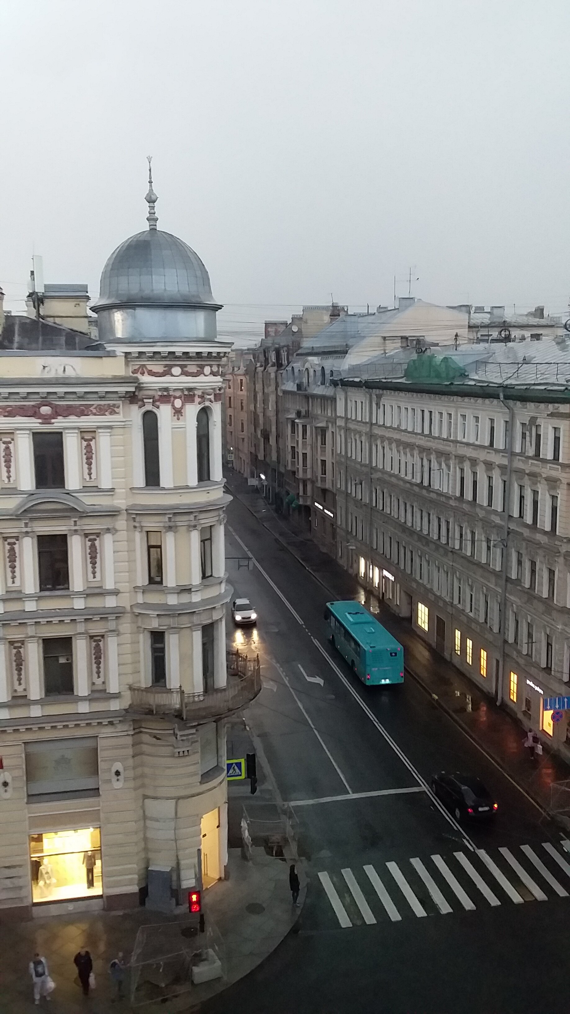 Фото Демократ на Невском 147