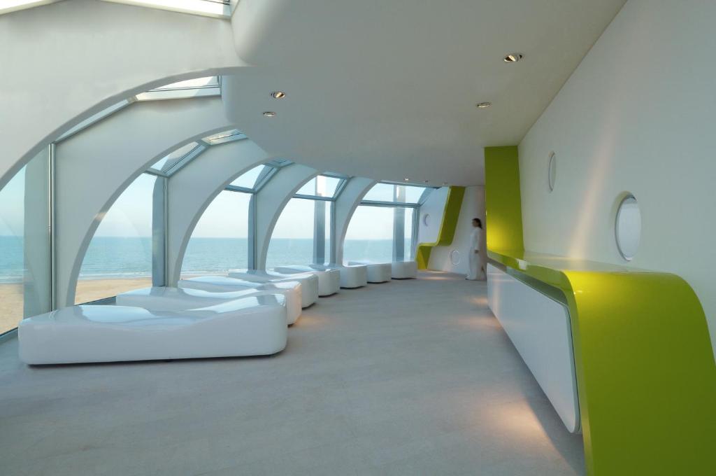 Фото I-Suite Hotel