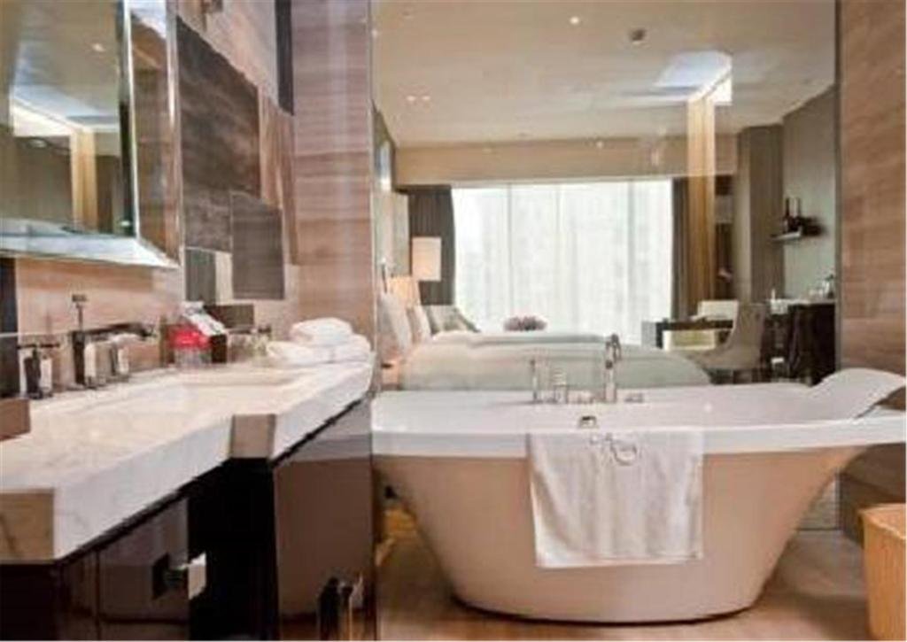 Фото Royal International Hotel Shanghai