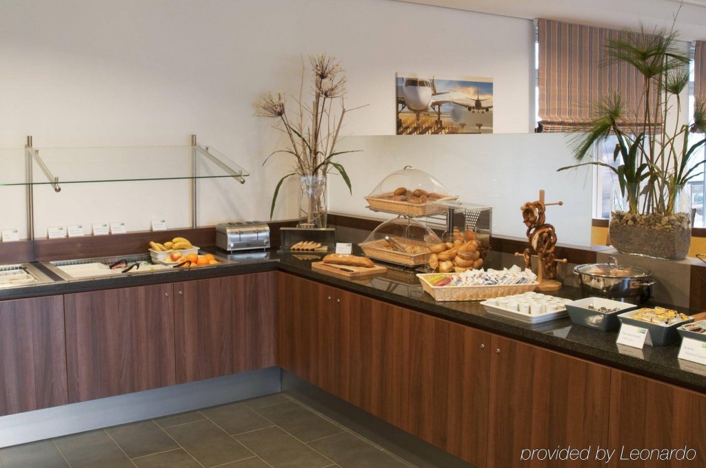 Фото Holiday Inn Express Bremen Airport, an Ihg Hotel