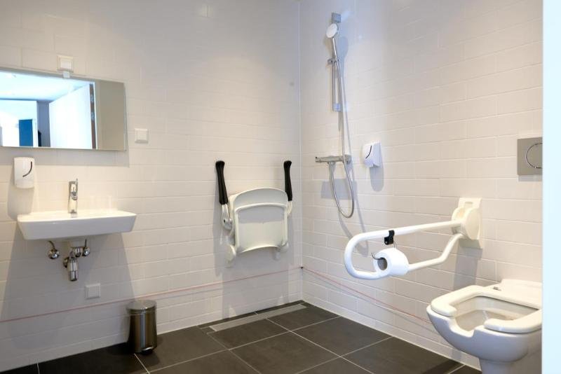 Фото Holiday Inn Express Amsterdam - City Hall, an Ihg Hotel