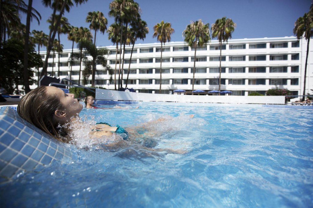 Фото Aparthotel Playa del Sol - Adults Only