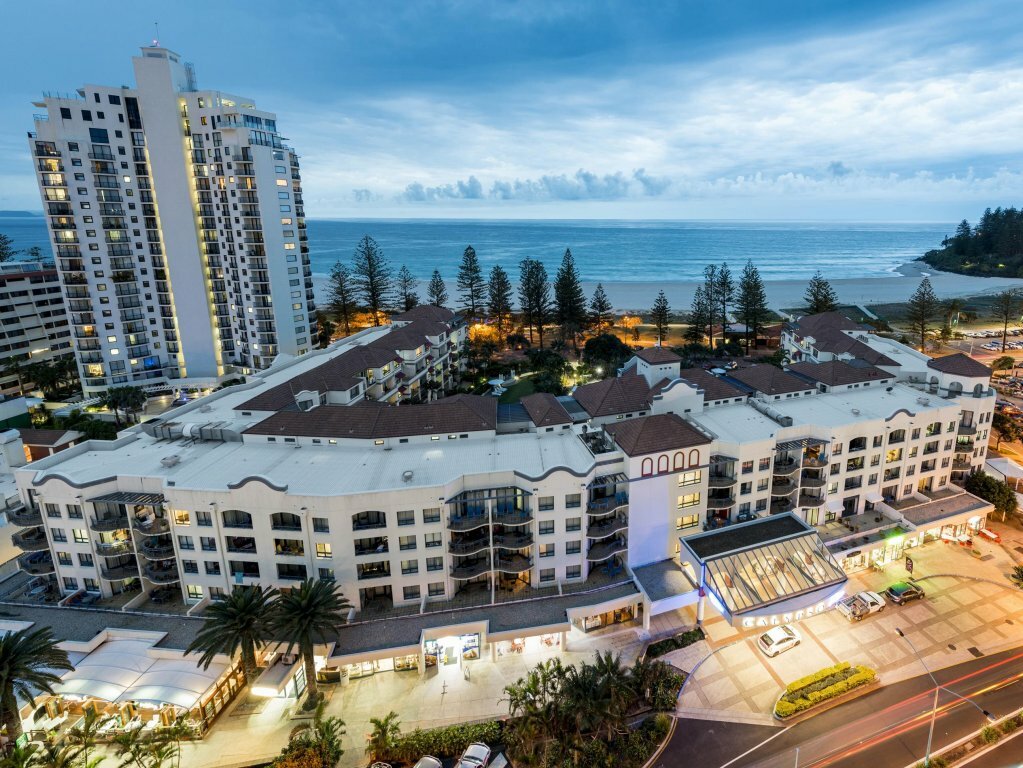 Фото Oaks Gold Coast Calypso Plaza Suites