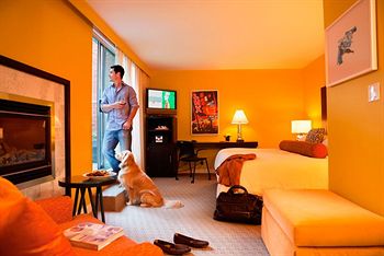 Фото Opus Vancouver