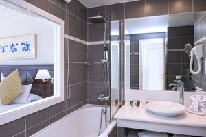 Гостиница Hotel West End Nice