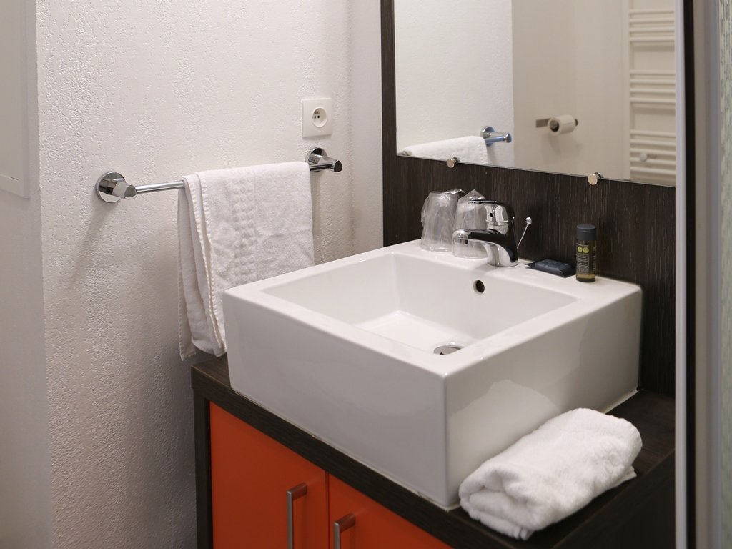 Фото Adonis Paris Sud