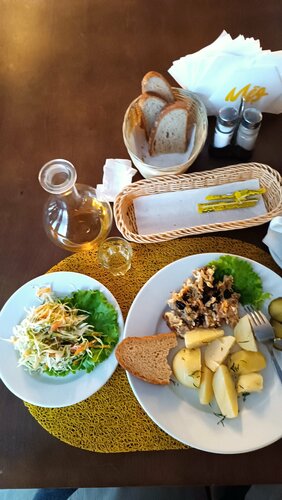 مقهى Pod Lipami restoran Ivanovskogo Raypo ، ، صورة