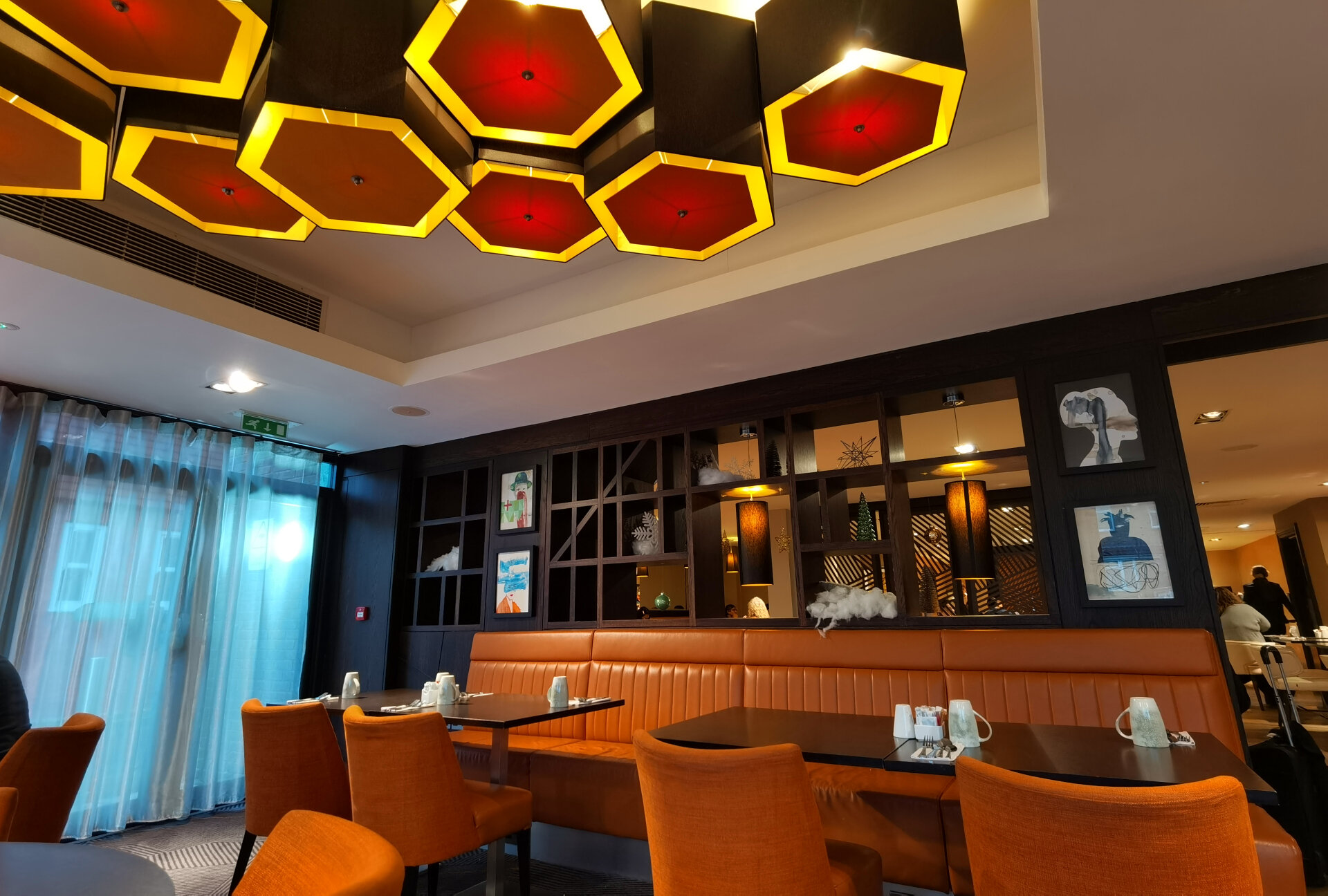 Фото DoubleTree by Hilton Hotel London - Ealing