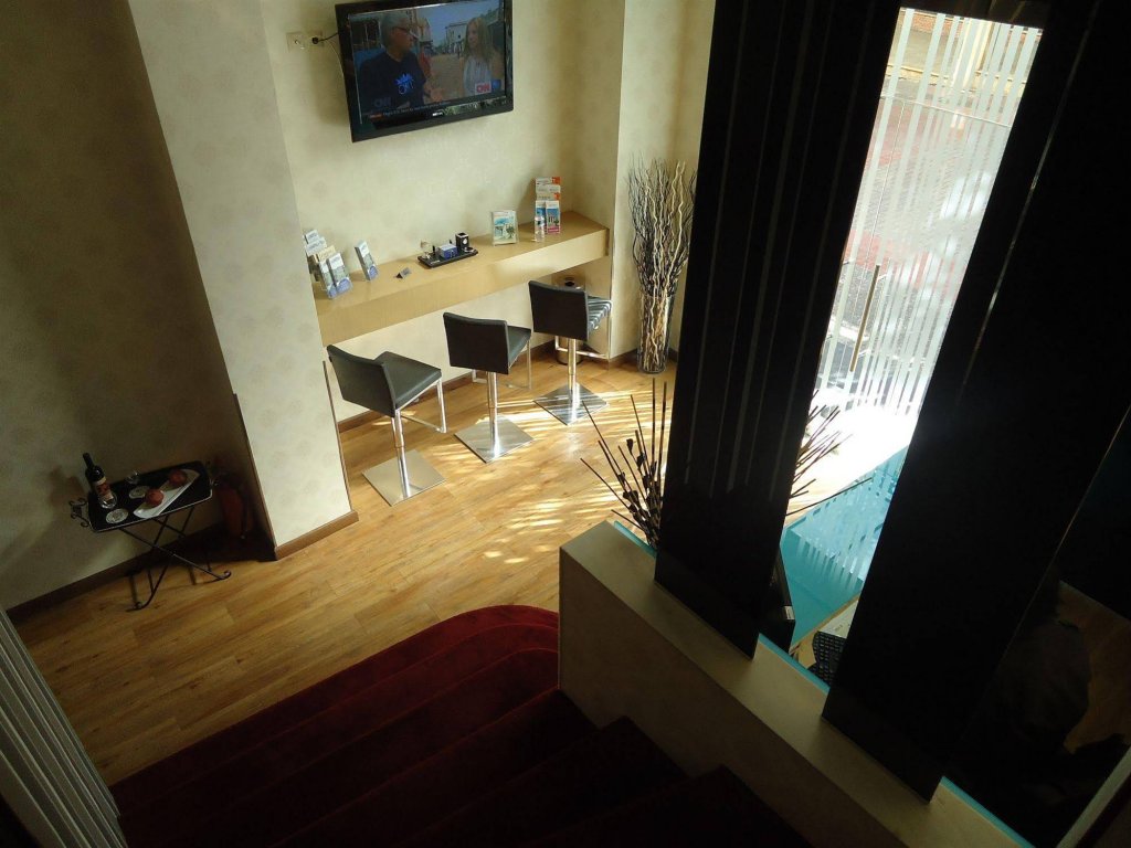 Фото Cosmopolit Athens Hotel