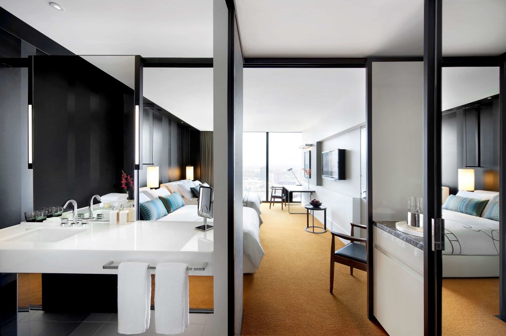 Фото Crown Metropol