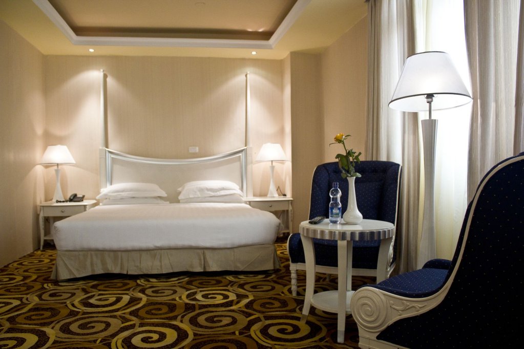 Фото Боле Амбассадор