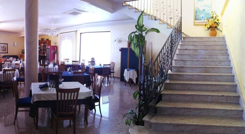 Фото Cordial Hotel