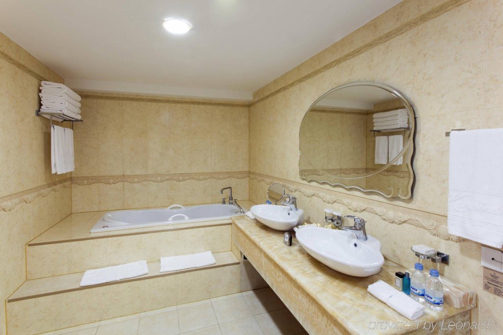 Фото Kempinski Hotel Khan Palace