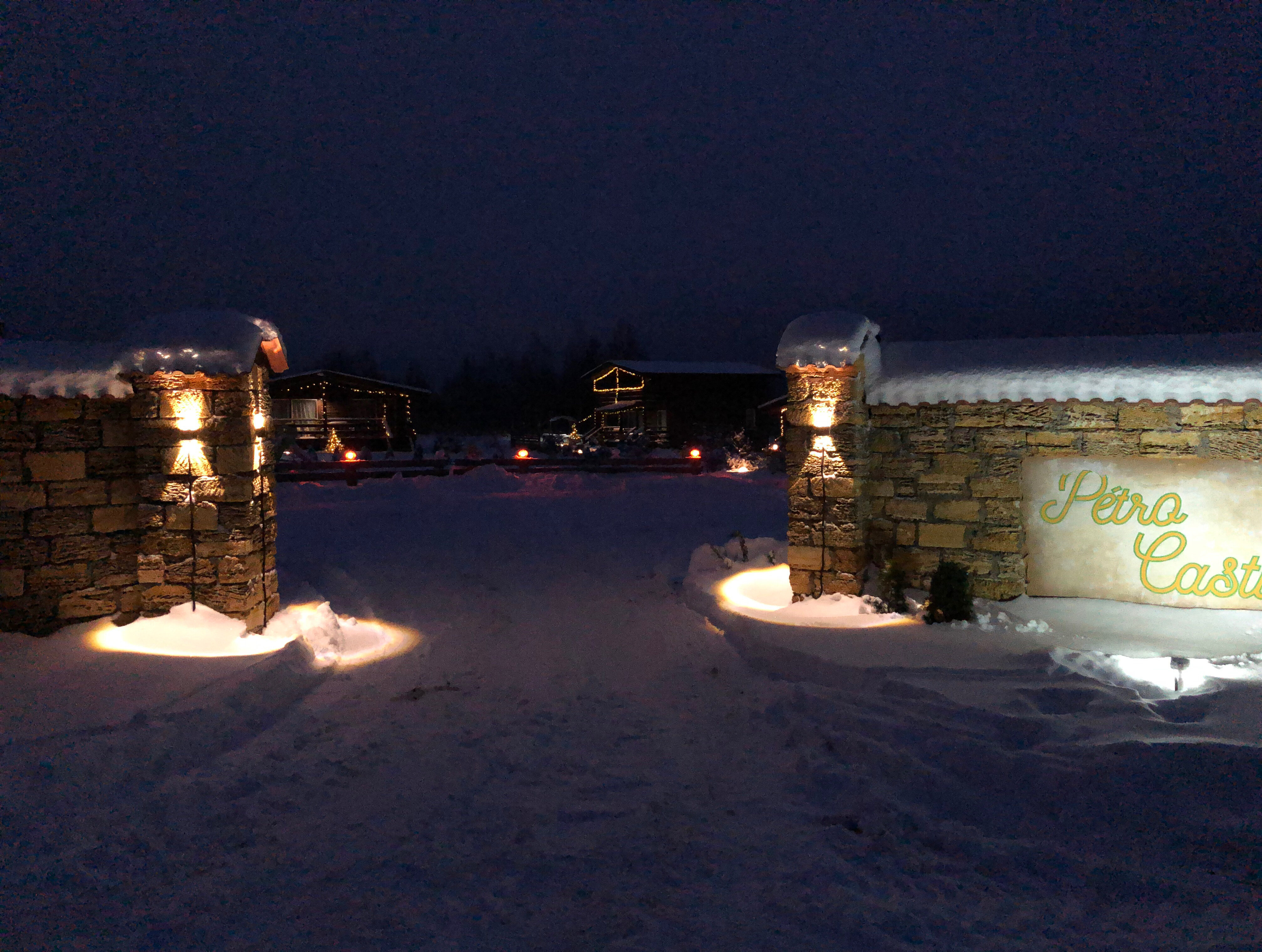 Фото Petro Castle